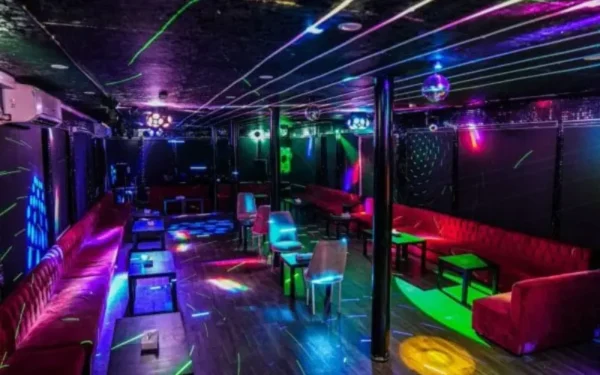 golden-glass-cruise-marina-premium-dhow-cruise-dubai-marina-buffet-dinner-tanoura-belly-dance.webp Golden Glass Yacht Cruise Marina Deal in Dubai - Dubai Marina Glass Cruise