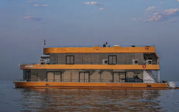 golden-security-dubai-onboard-golden-glass-cruise.webp Golden Glass Cruise Marina Eid Deal in Dubai 2026