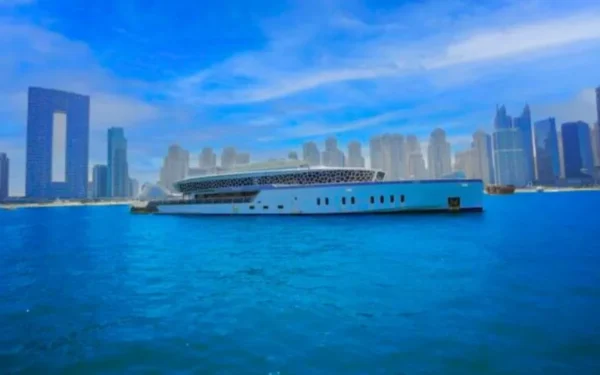 luxury-nye-lotus-mega-yacht-party.webp Lotus Mega Yacht Dhow Cruise New Year Eve 2026