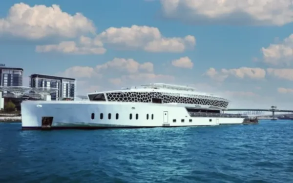 premium-five-star-mega-yacht-marina-dubai-lotus-yacht-dinner-cruise.webp Five Star Mega Yacht Marina Eid Deal in Dubai 2026