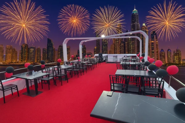 White Yacht Luxury Dhow Cruise - 5-Star Dubai Canal Yacht Dinner Cruise