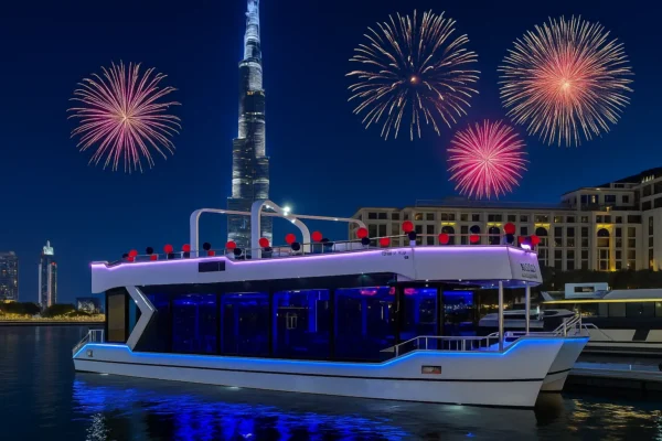 White Yacht Luxury Dhow Cruise - 5-Star Dubai Canal Yacht Dinner Cruise